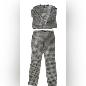 Black and white patterned set